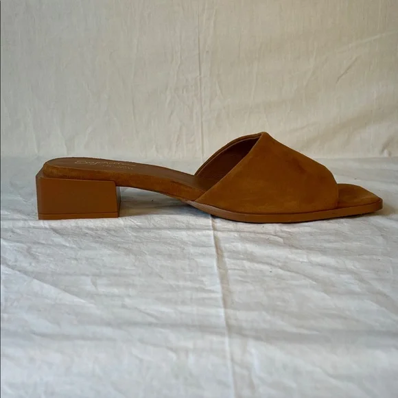 Seychelles Women’s Tan Suede Mules size 9 - Picture 9 of 10